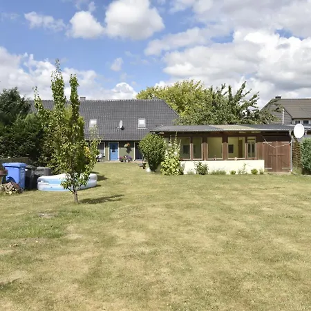 Lovely Holiday In Germany With Large Lawn * Maltzien